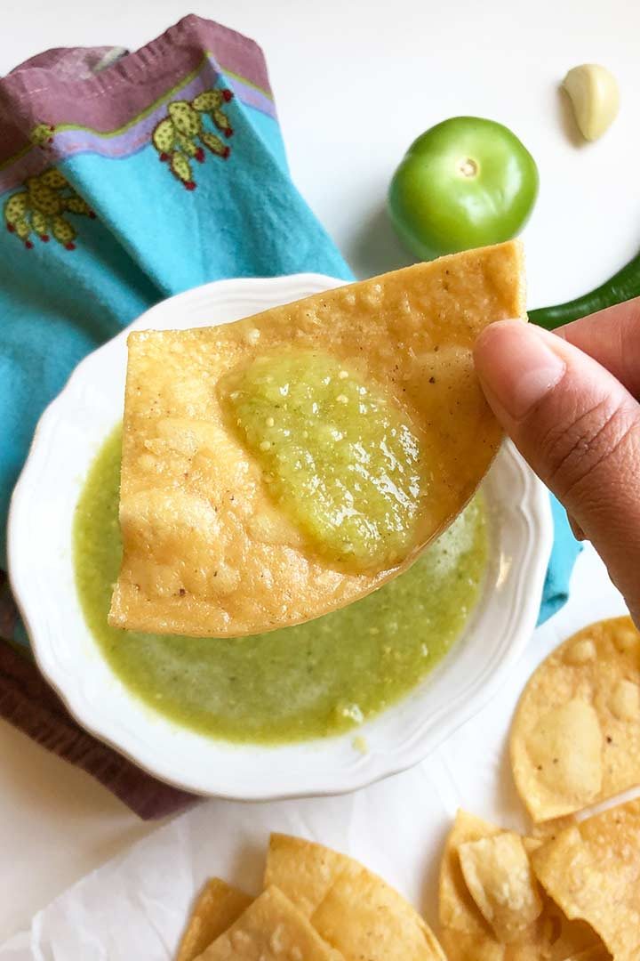 chip and tomatillo sauce 