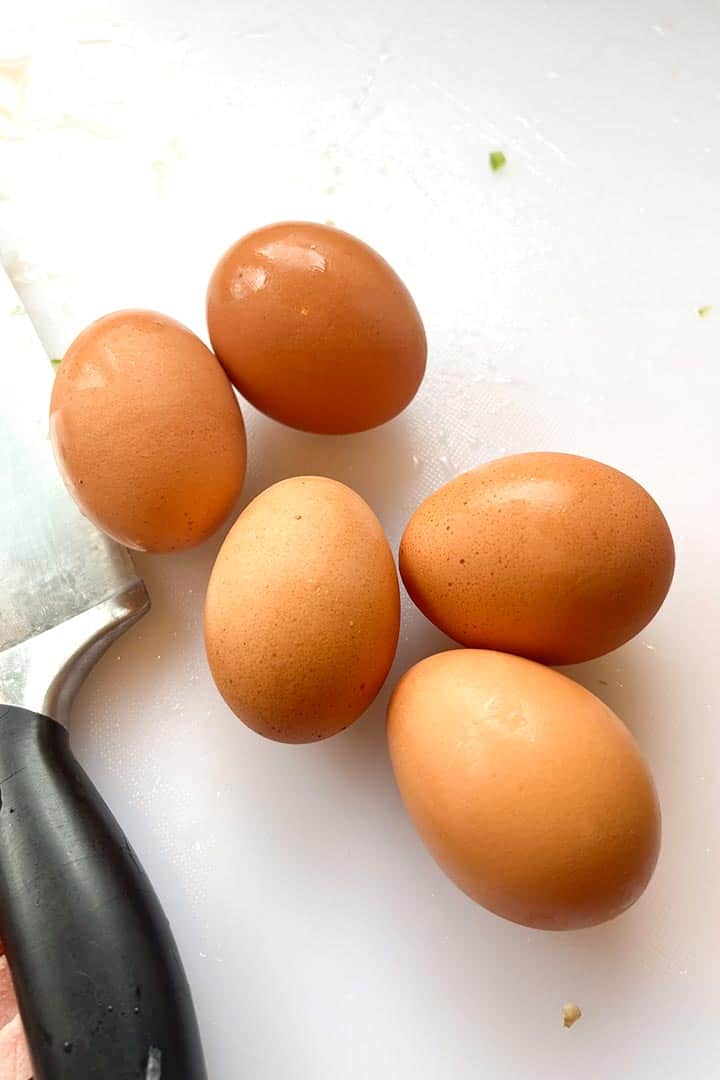 Ingredient-brown-eggs-for-recipe.