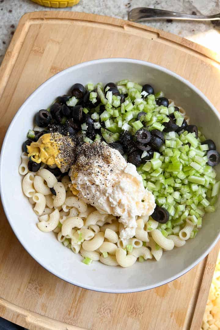 how-to-combine-all-Ingredients-in-bowl