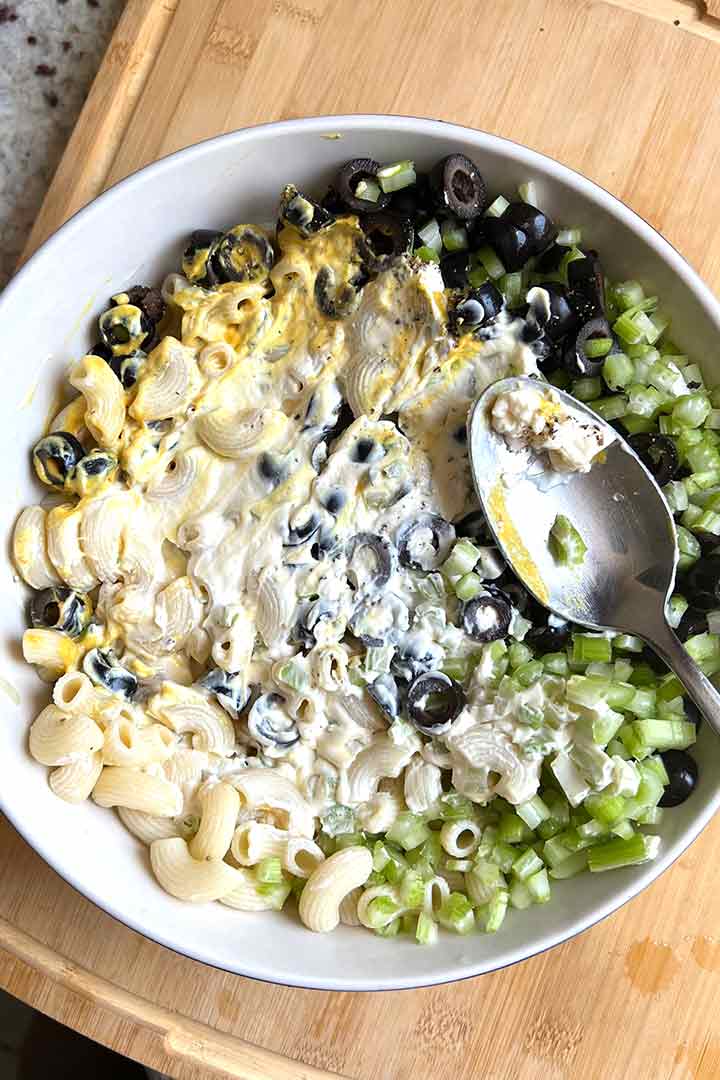 mayonnaise-spread-over-macaroni-salad-combination