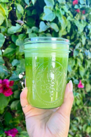 Verde Juice Recipe with green apple post.